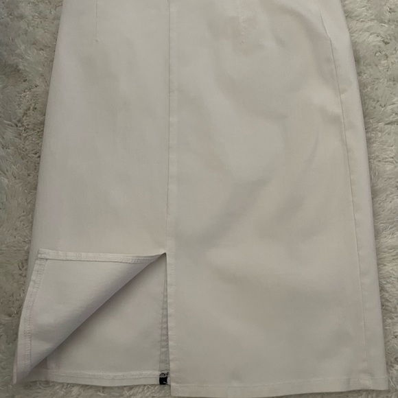 Woman pencil skirt pre loved like new - Picture 6 of 14